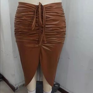 Ruched brown faux leather skirt sz 1 = 14/16